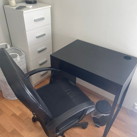 Micke Black Ikea desk