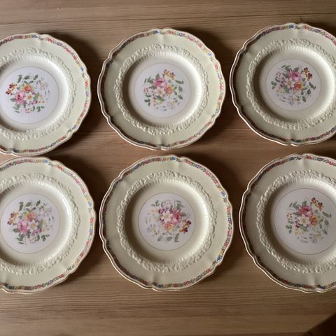 6 tallerkener fra Old Staffordshire, Johnson Bros England selges.