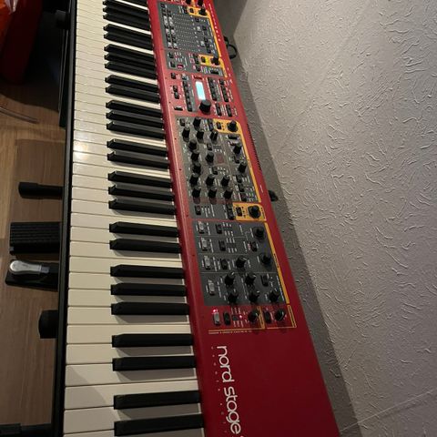 Nord stage 2 EX88, i veldig god stand