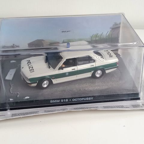 1:43 politibil BMW 518