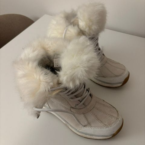 Uggs white vintersko str. 37