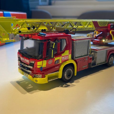 2 stk London Fire Brigade Models i skala 1:50