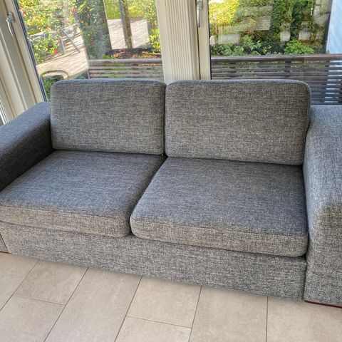 Stor 2-seters sofa selges