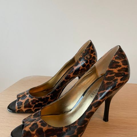 Leopard er in igjen:).  Høye hæler fra Nine West