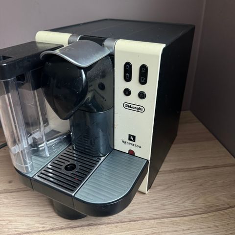 DeLonghi Nespresso kaffemaskin