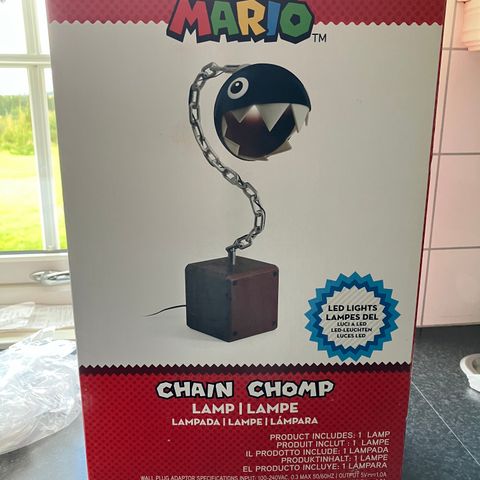 Ubrukt Nintendo Super Mario  lampe Chain Chomp selges 400,-