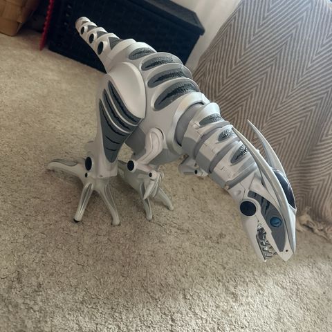 Robot dinosaur