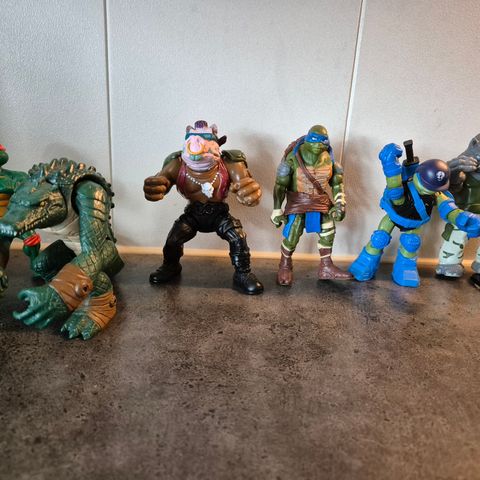 Tnmt turtles  figurer selges samlet