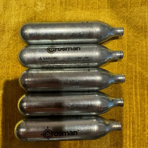 35 x Crosman CO2 Patroner 12 gram selges