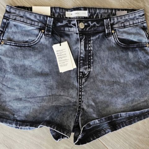 Ubrukt jeansshorts