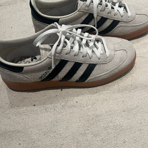 Adidas Spezial str 39