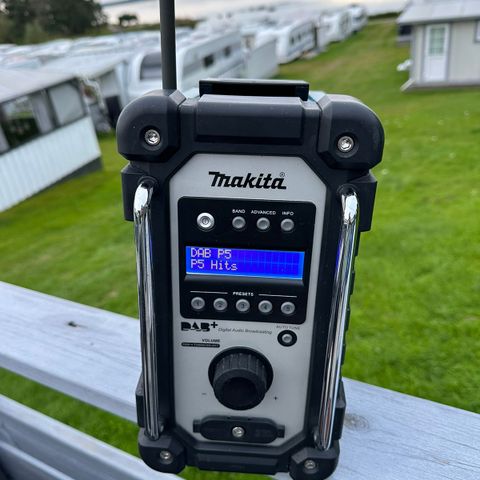 Makita Radio 7,2-18V DMR110