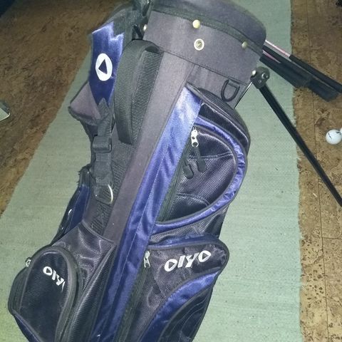 Golfbag med 2 køller