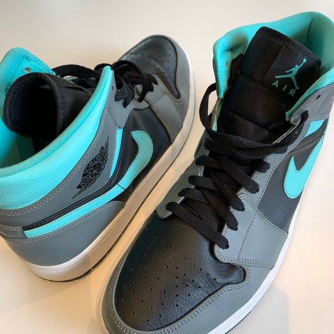 Air Jordan 1 mid aqua