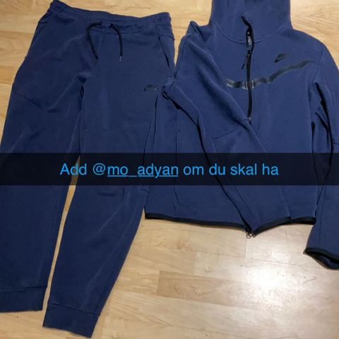 Nike tech fleece tracksuit.