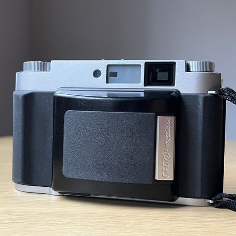 Fuji GF670