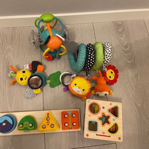 Babyleker infantino og djeco