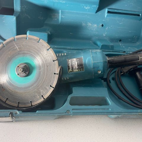 Makita ga9020s