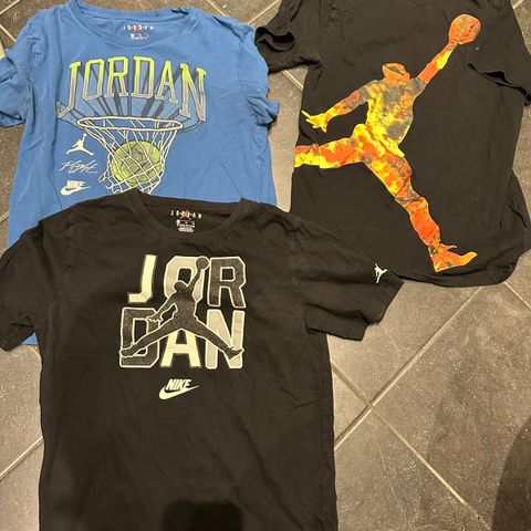 Nike Jordan  T-shirts str 164 (14 år)