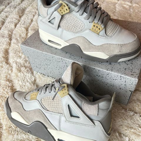 Jordan 4 Craft Photon Dust