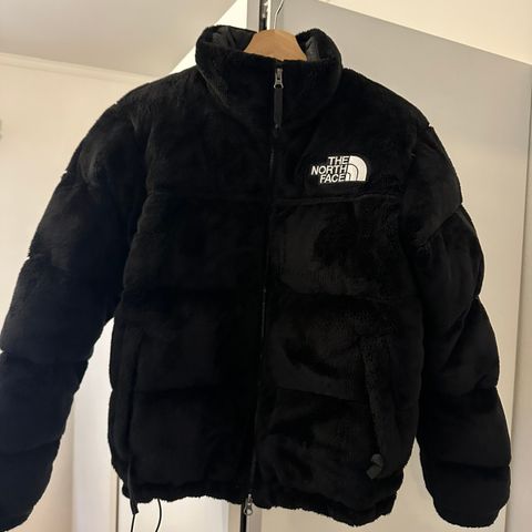 The North Face Velour Dunjakke til salgs!