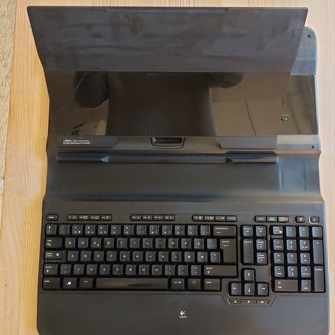 Logitech Alto stativ med tastatur for laptop.