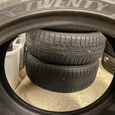 Dekk/245/40R20 -2st/275 35 20-1st /2018 produksjon