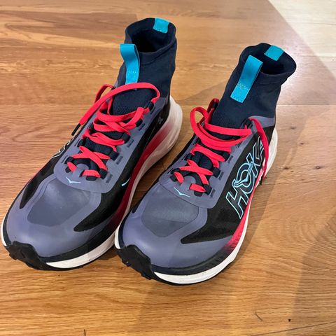 Hoka Tecton x 3 str 45 1/3