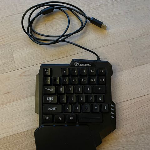 Gaming keyboard/ halv-keyboard