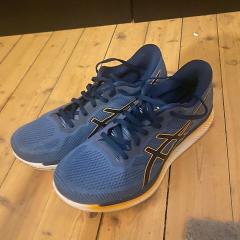 Asics Glideride 2, strl 43.5