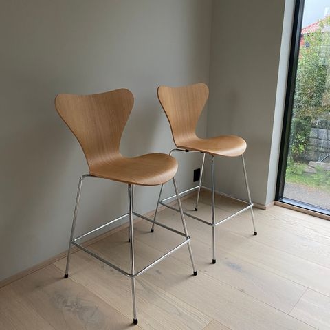 Series 7 - to barkrakker fra Fritz Hansen