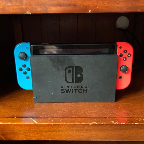 Nintendo Switch + spill og div