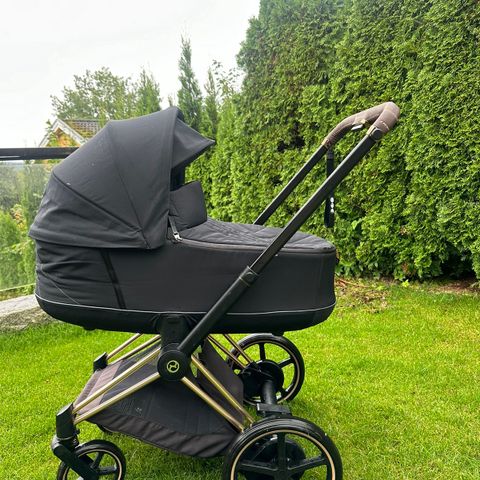 Cybex e-priam rose gold/black med Lux carry cot