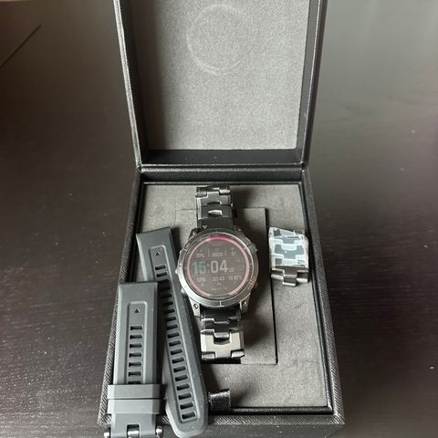 Garmin fenix 7, Sapphire Solar, DLC titan