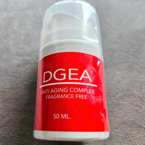 Ansiktskrem DGEA, 50 ml uparfymert.  Anti-aging Complex