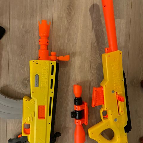 Nurf og Xshot guns