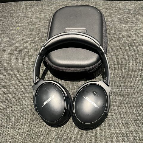 Bose QC45 hodetelefoner