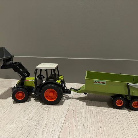 Claas traktor