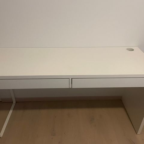 MICKE skrivebord IKEA