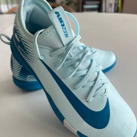 Nike Mercurial fotballsko størrelse 34