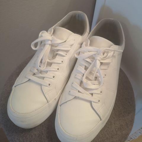 Sneakers fra Zara