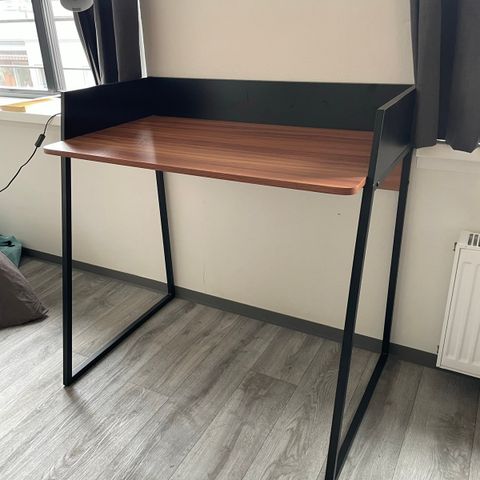 Skrivebord svart og brun 90x60x88 cm