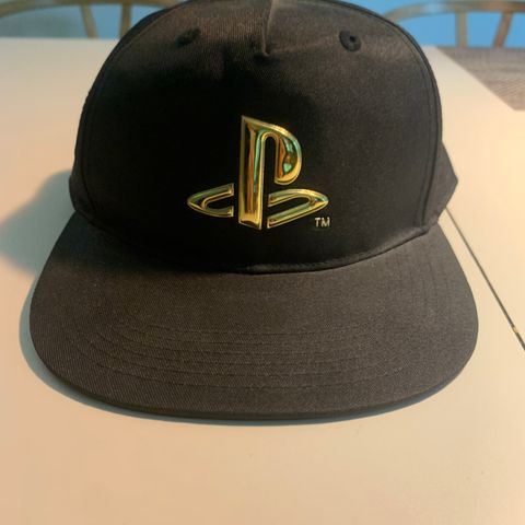 Caps med PlayStation logo