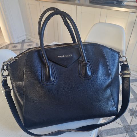 Givenchy medium tote