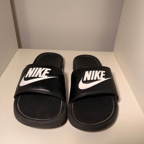 Nike slippers