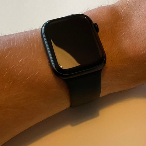 Apple Watch series 8 GPS + Cellular 45mm 100% batterikapasitet