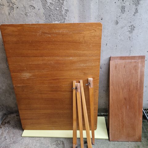 Teak spisebord