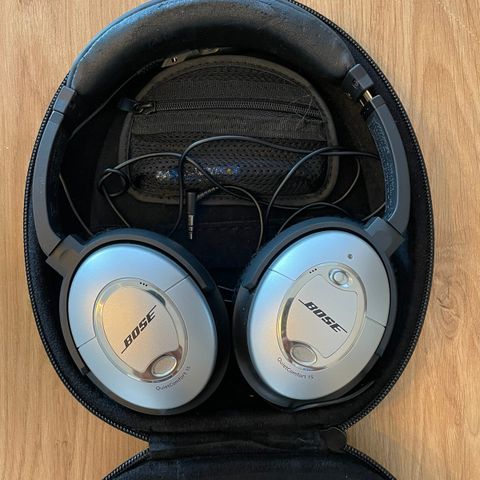 QuietComfort 15 Noise Cancelling headphones