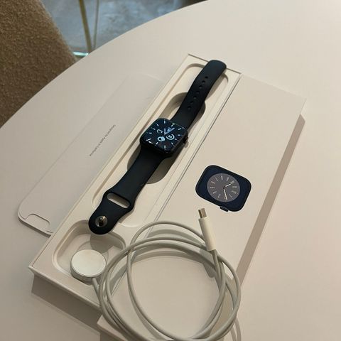 Apple watch S8 - 45mm & cel