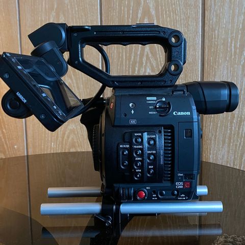 Canon C200